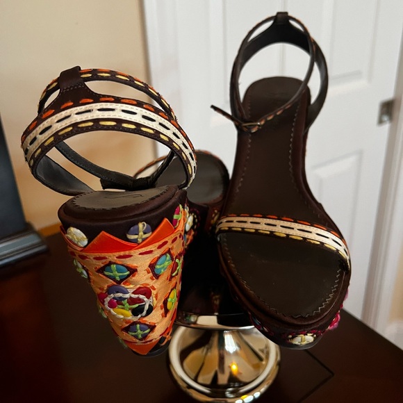 Sam Edelman Brown & Orange Boho Button Embellished Platform Sandals. 8.5M - Picture 5 of 15